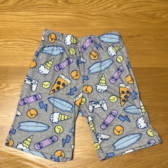Colorful Kids' Patterned Shorts Set - Picture 2 of 2